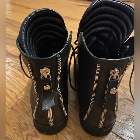 STUART Weitzman Lace-up Boots
ZIPIT lace up high top sneaker in black size 5.5 M - Picture 4 of 12